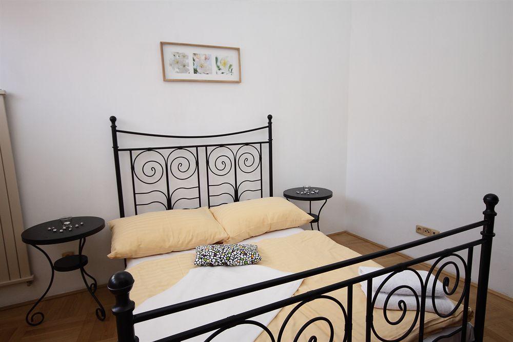 Leo Apartments Old Town Prague Ngoại thất bức ảnh