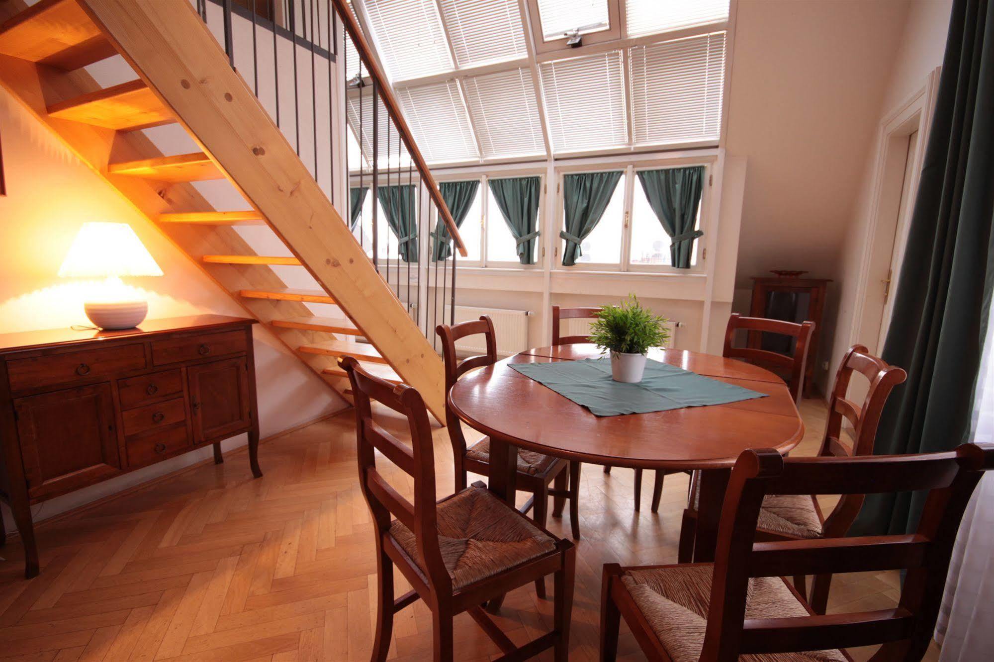 Leo Apartments Old Town Prague Ngoại thất bức ảnh